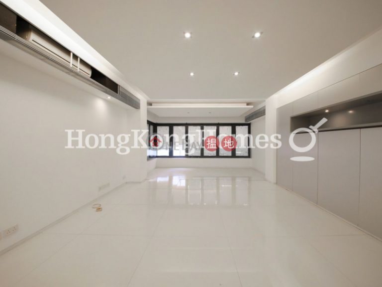 3 Bedroom Family Unit for Rent at Kam Yuen Mansion