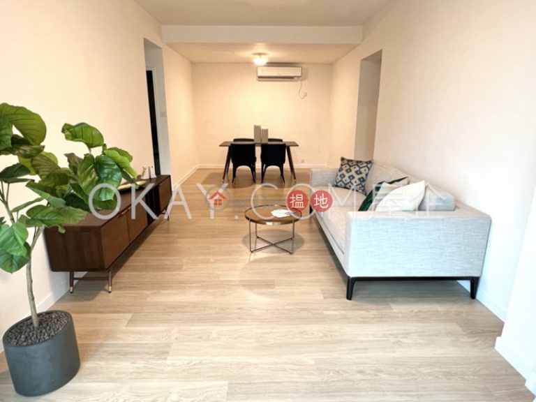 Elegant 2 bedroom on high floor with parking | Rental