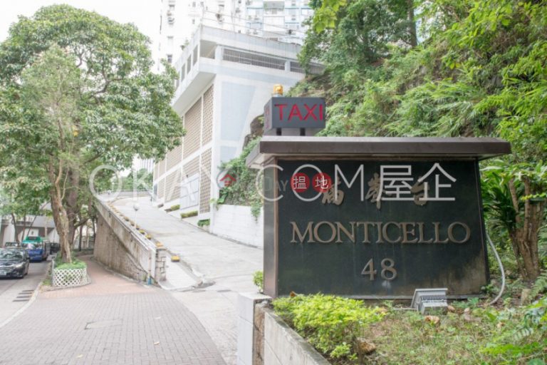 Elegant 3 bedroom with balcony & parking | Rental