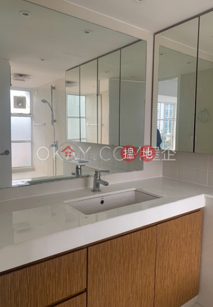 Efficient 4 bed on high floor with balcony & parking | Rental