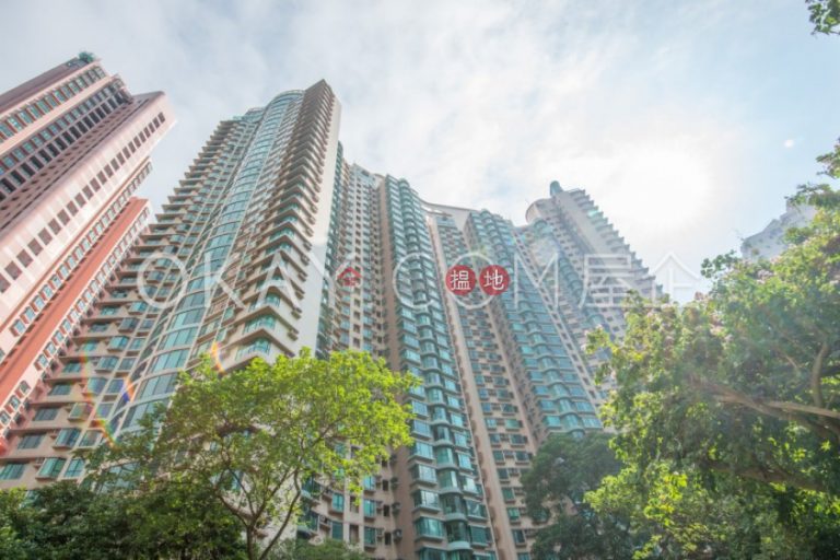 Nicely kept 2 bedroom with parking | Rental