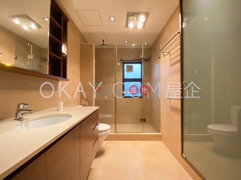 Rare 3 bedroom with parking | Rental