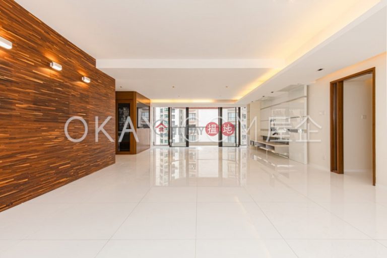 Efficient 4 bedroom with balcony & parking | Rental