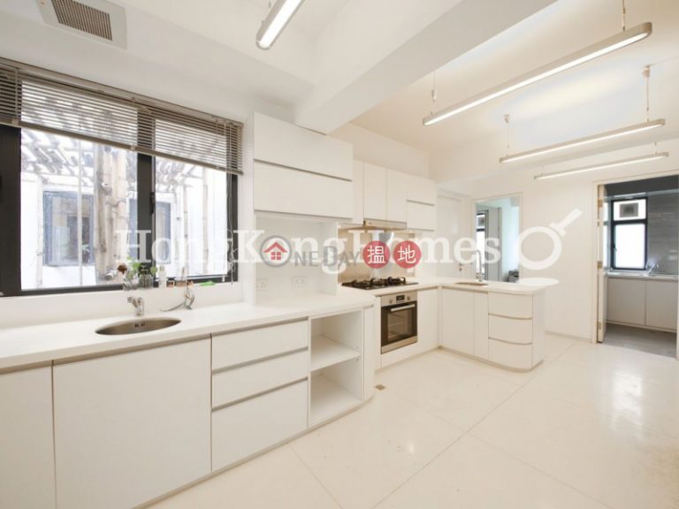 3 Bedroom Family Unit for Rent at Kam Yuen Mansion