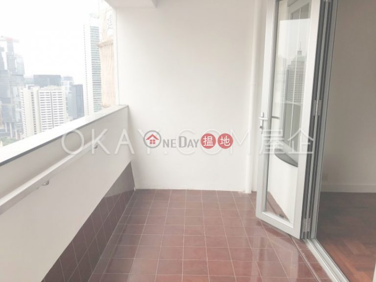 Efficient 3 bed on high floor with balcony & parking | Rental