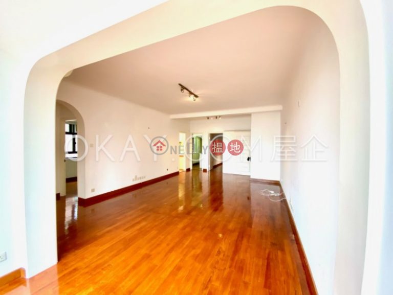 Gorgeous 3 bedroom in Mid-levels Central | Rental
