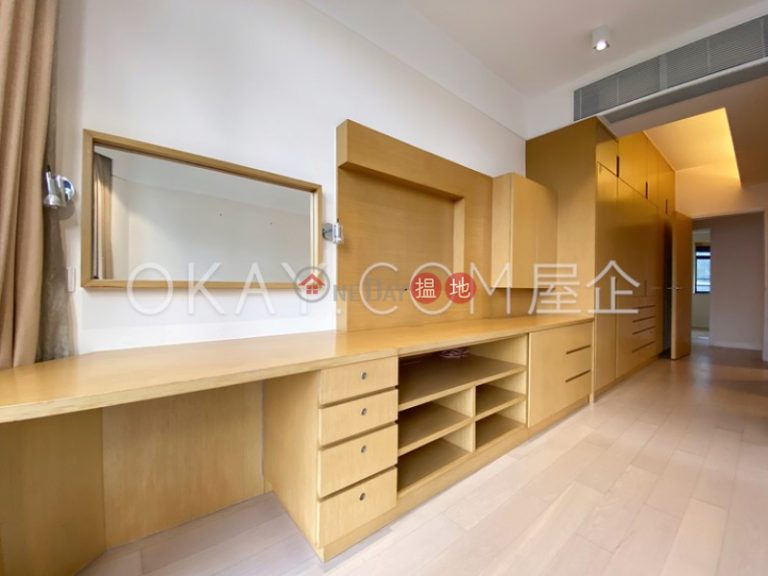 Rare 3 bedroom with parking | Rental