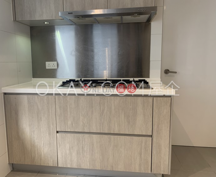 Efficient 4 bed on high floor with balcony & parking | Rental