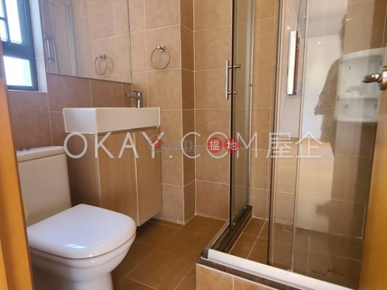 Nicely kept 3 bedroom with balcony & parking | Rental