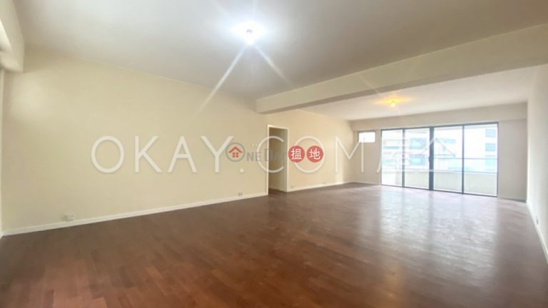 Efficient 4 bedroom with balcony & parking | Rental