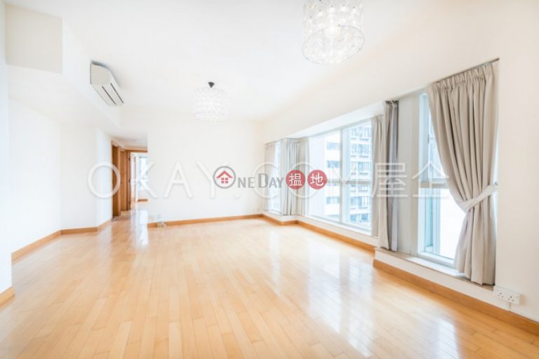 Beautiful 3 bedroom on high floor with parking | Rental