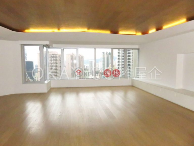 Gorgeous 3 bedroom with parking | Rental
