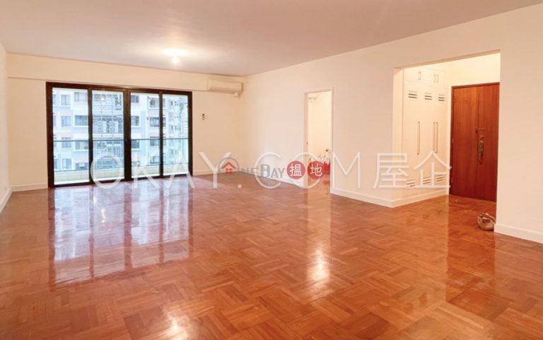 Exquisite 3 bedroom with balcony & parking | Rental
