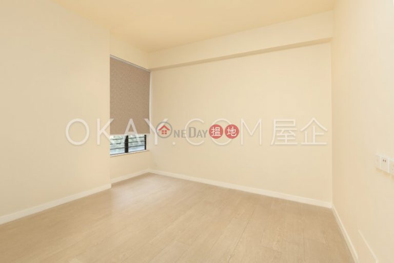 Gorgeous 4 bedroom with parking | Rental