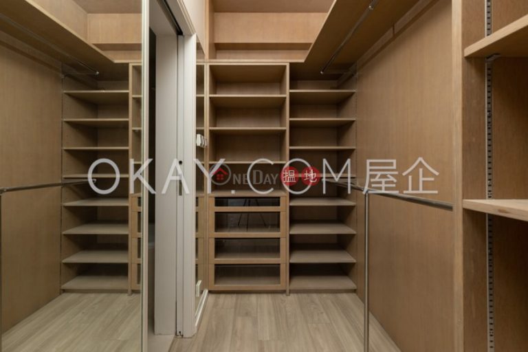 Gorgeous 4 bedroom with parking | Rental