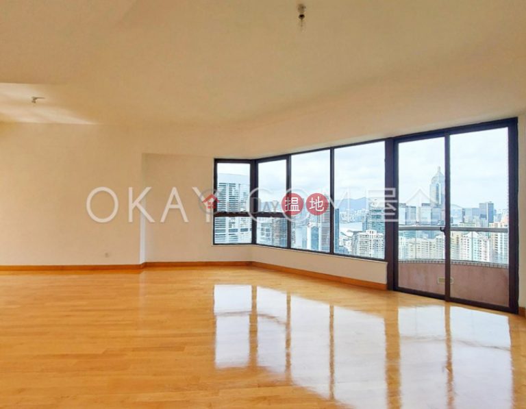 Popular 2 bedroom with sea views, balcony | Rental