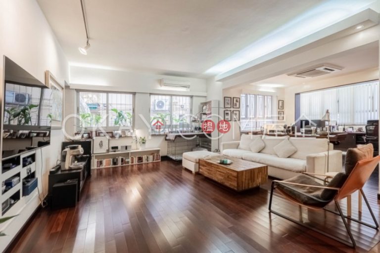Luxurious 2 bedroom with terrace | Rental