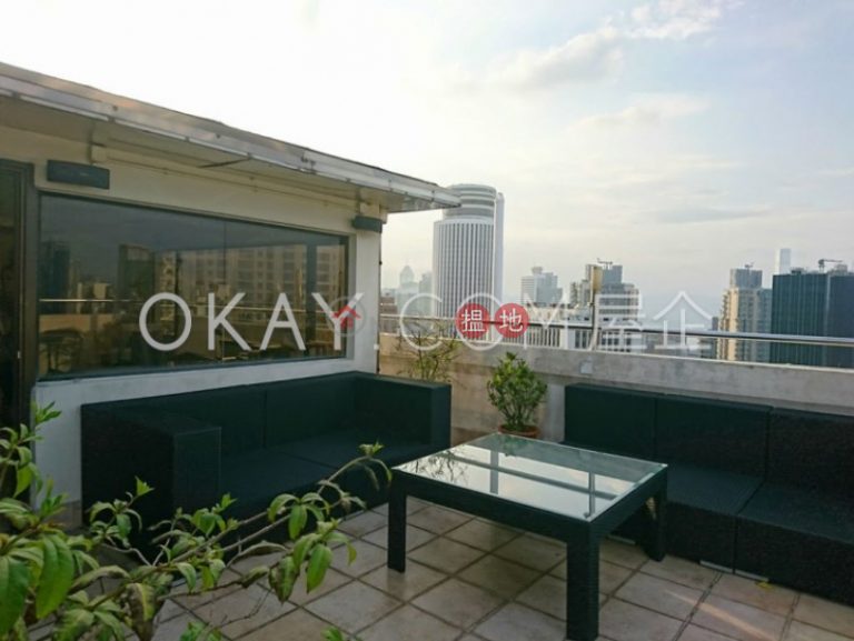 Efficient 2 bed on high floor with rooftop & parking | For Sale