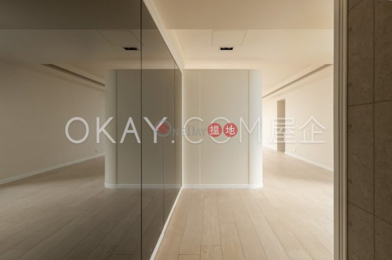 Gorgeous 4 bedroom with parking | Rental