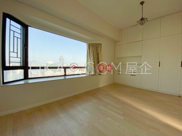 Stylish 3 bedroom with harbour views, balcony | For Sale