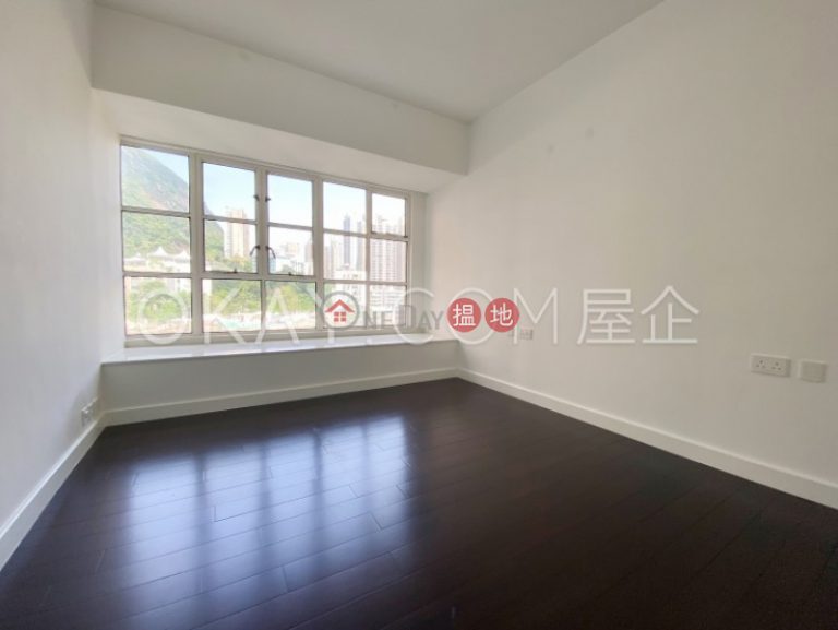 Efficient 4 bedroom with balcony & parking | Rental