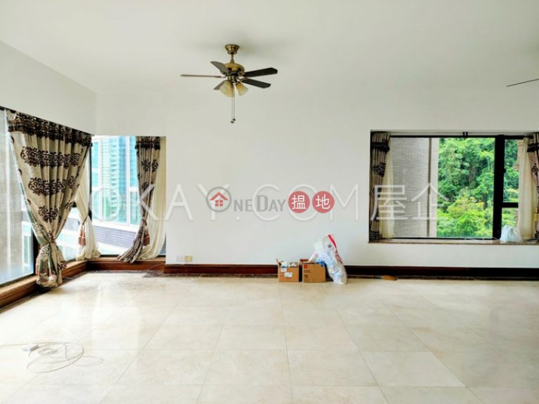 Exquisite 3 bedroom with parking | Rental