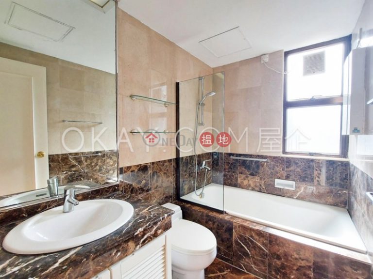 Popular 2 bedroom with sea views, balcony | Rental