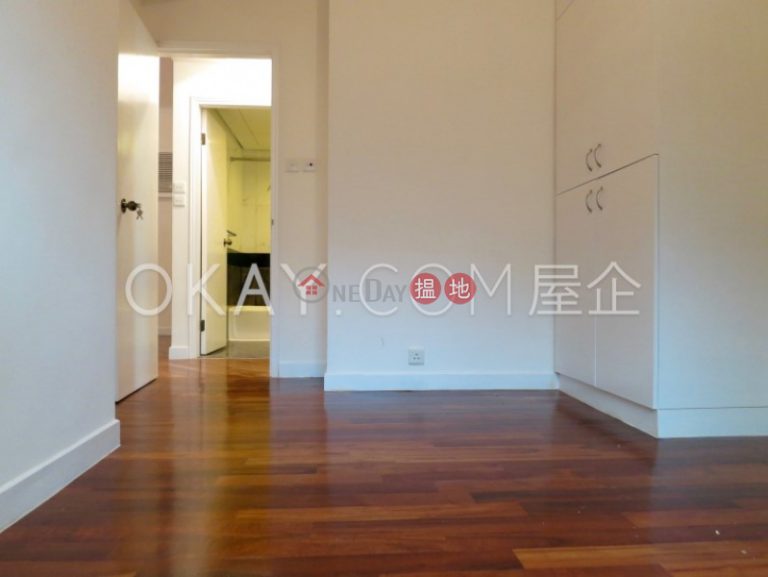 Nicely kept 2 bedroom with parking | Rental