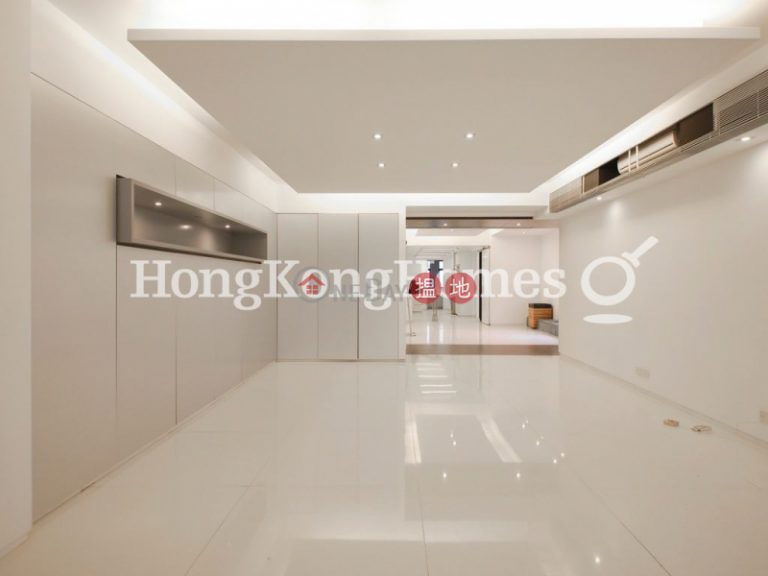 3 Bedroom Family Unit for Rent at Kam Yuen Mansion