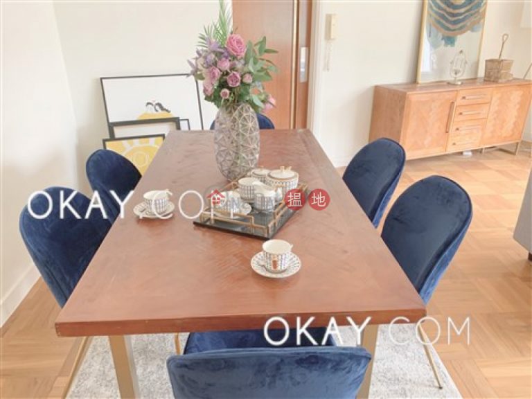 Stylish 1 bedroom with parking | Rental