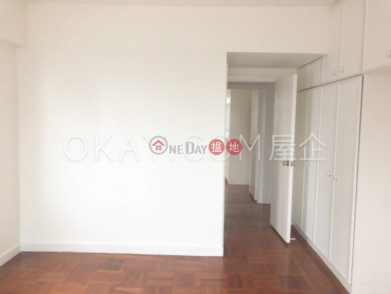 Efficient 3 bed on high floor with balcony & parking | Rental