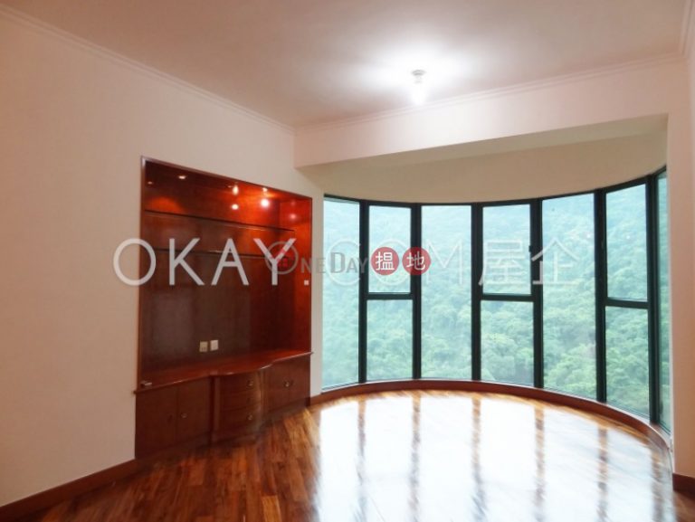 Charming 2 bedroom on high floor with parking | Rental