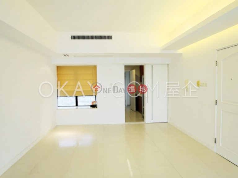Lovely 3 bedroom with sea views, balcony | For Sale