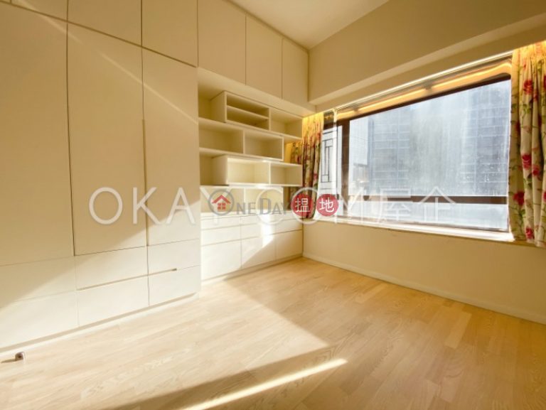 Stylish 3 bedroom with harbour views, balcony | For Sale