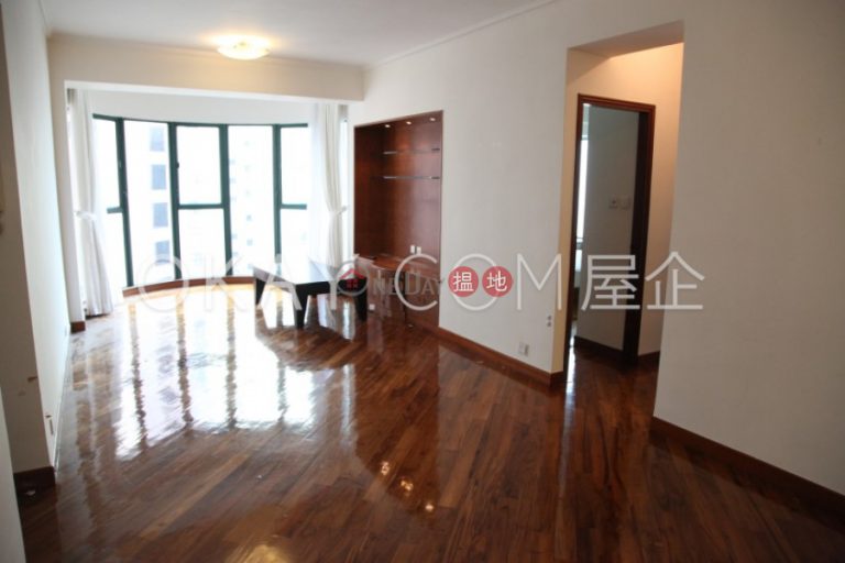 Gorgeous 2 bedroom with parking | Rental