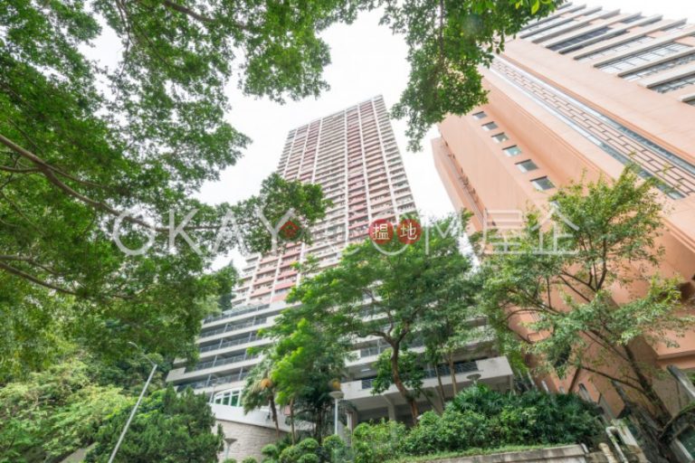 Efficient 2 bed on high floor with rooftop & parking | For Sale