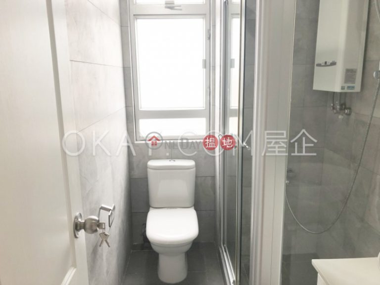 Efficient 3 bed on high floor with balcony & parking | Rental