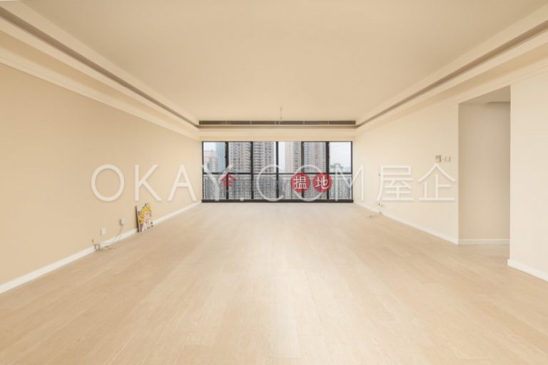 Gorgeous 4 bedroom with parking | Rental