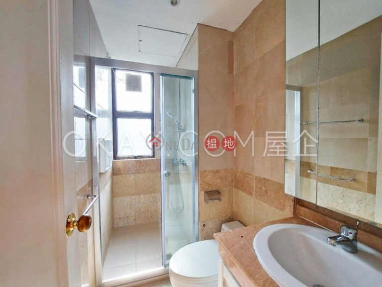 Popular 2 bedroom with sea views, balcony | Rental