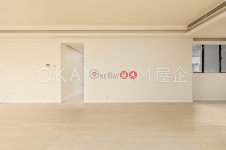 Gorgeous 4 bedroom with parking | Rental