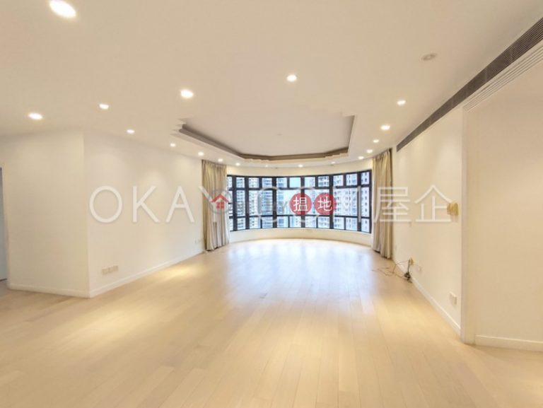 Gorgeous 3 bedroom with parking | Rental