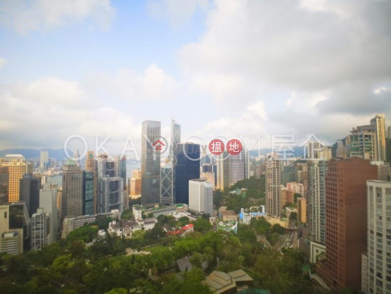 Gorgeous 3 bedroom on high floor with parking | Rental