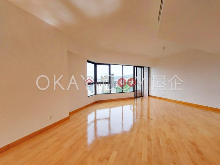 Popular 2 bedroom with sea views, balcony | Rental