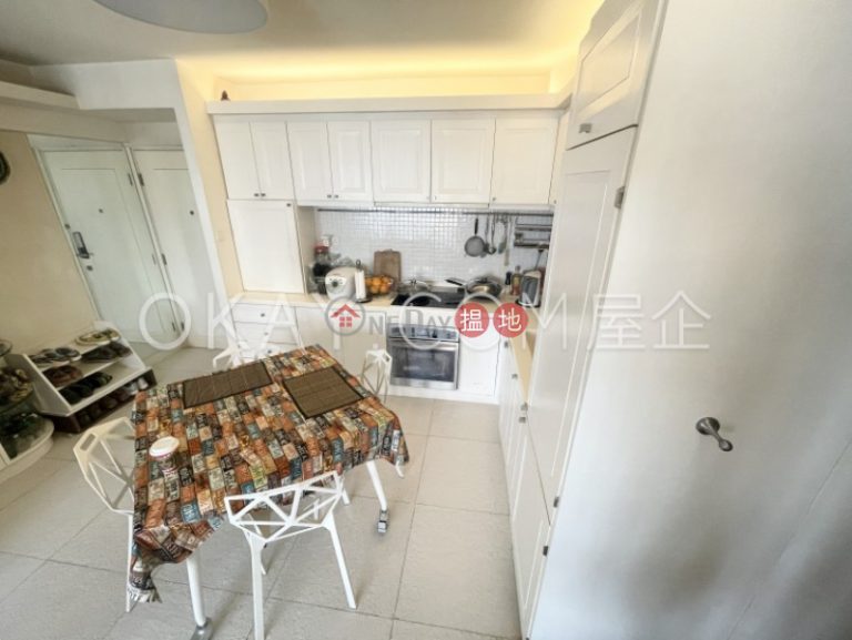 Efficient 2 bedroom on high floor with parking | For Sale