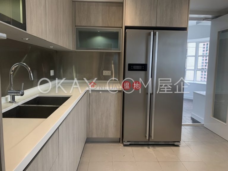 Efficient 4 bed on high floor with balcony & parking | Rental