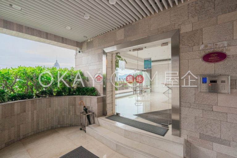 Lovely 3 bedroom with sea views, balcony | For Sale