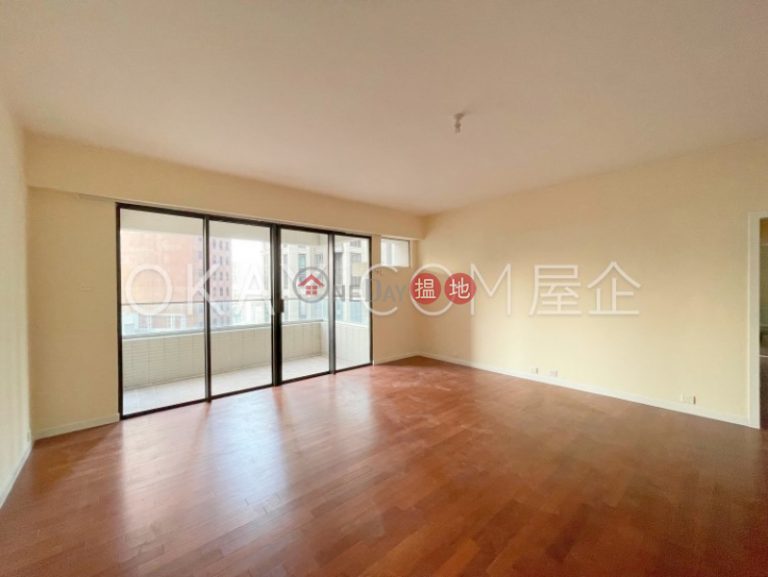 Efficient 4 bedroom with balcony & parking | Rental