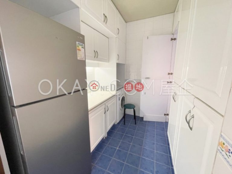 Elegant 3 bedroom with balcony & parking | Rental