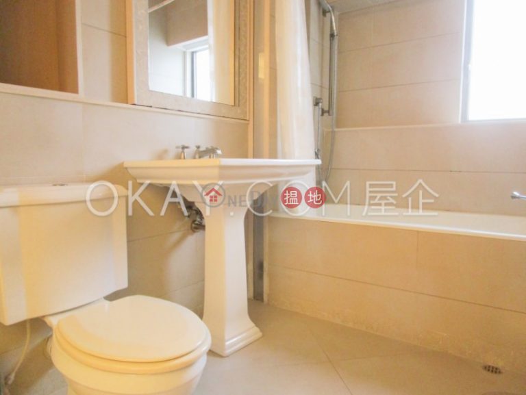 Tasteful 2 bedroom with balcony & parking | Rental
