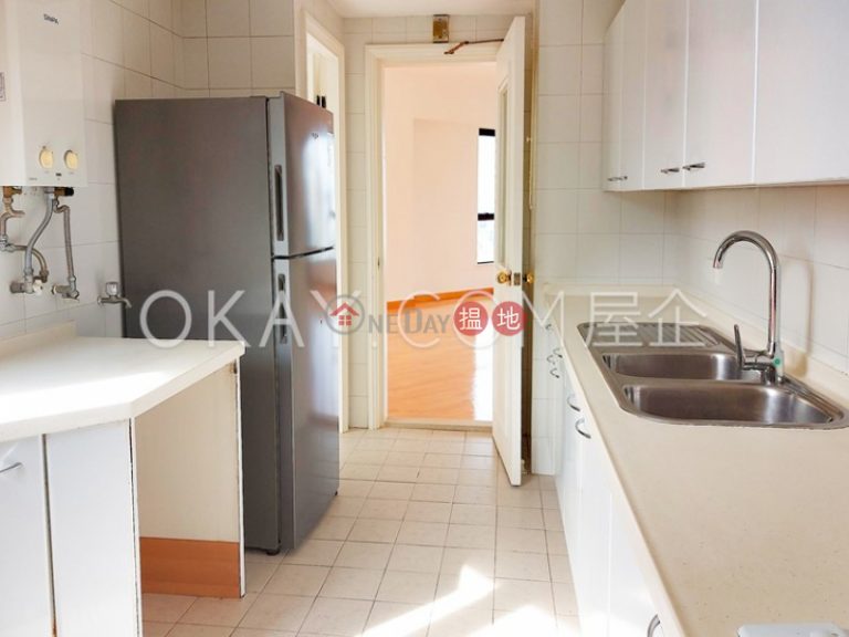 Popular 2 bedroom with sea views, balcony | Rental